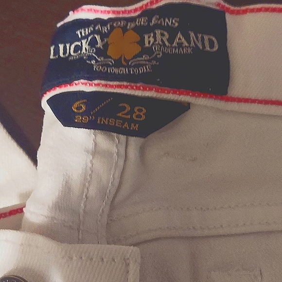 LUCKY BRAND JEANS!! SUPER CUTE!! White denim.. gorgeous jeans!! No flaws!! - Picture 5 of 6
